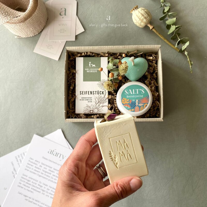 Mother's Day Suprise - green